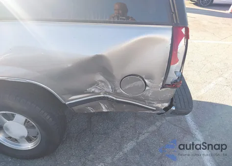 1999 Chevrolet Suburban 1500 Lt from USA, damaged, VIN 3GNEC16R1XG252104